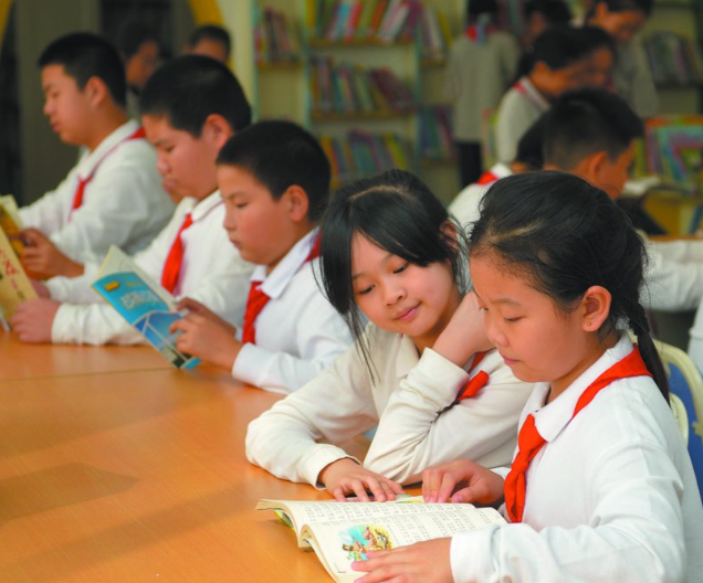 让书香触手可及让习气自然生长采取软硬并重的推进战略 让书香触手可及让习气自然生长采取软硬并重的推进战略